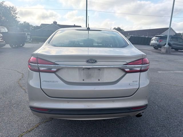 Used 2018 Gold Ford SE image 4