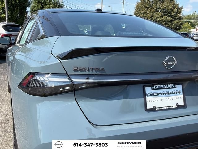 New 2026 Atlantic Gray Metallic / Super Black Two-tone Nissan SR image 8