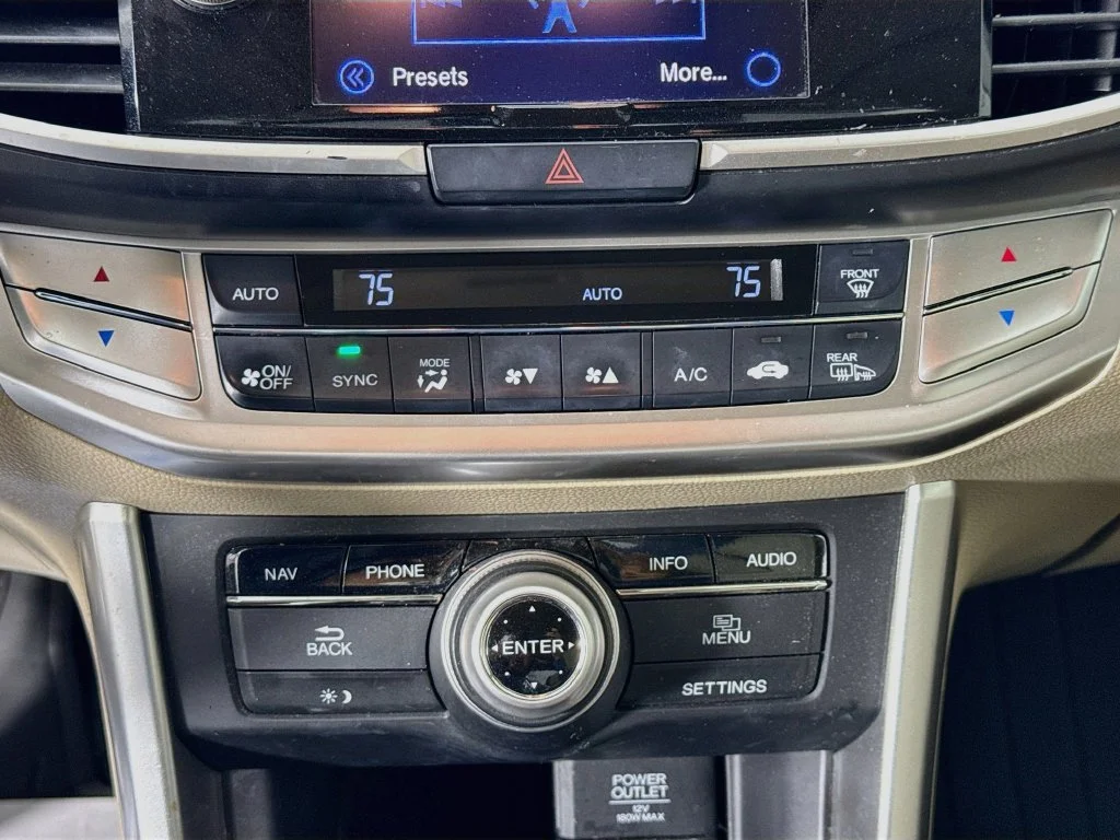 Used 2015 White Honda EX-L image 18