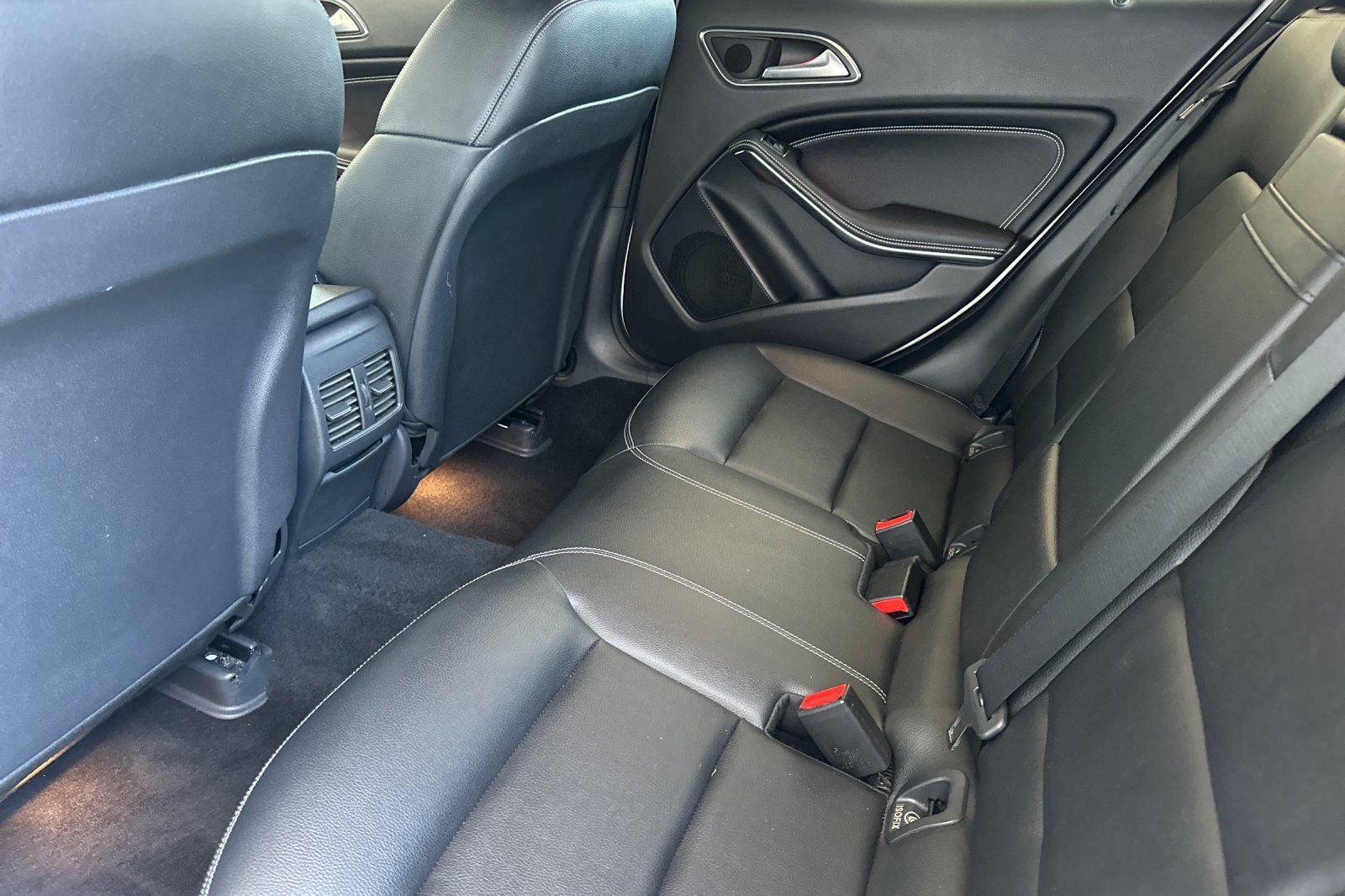 Used 2019 Polar White Mercedes-Benz 250 image 4