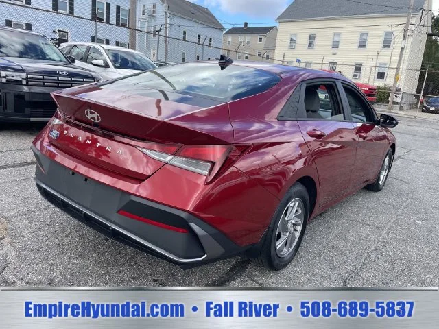 Used 2024 Red Hyundai SE image 7