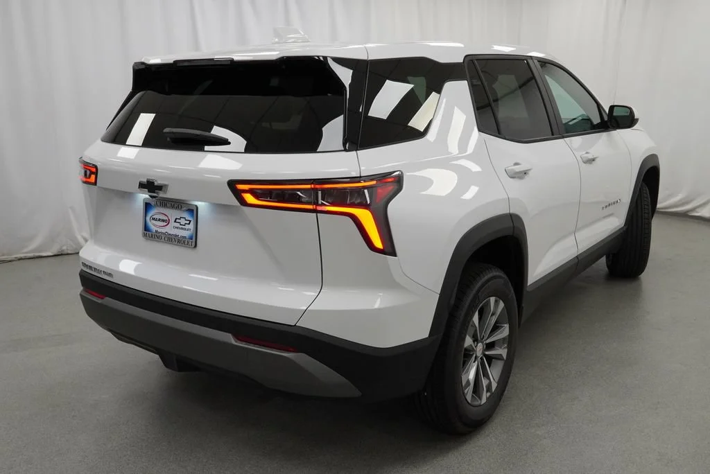 New 2027 Summit White Chevrolet LT image 2