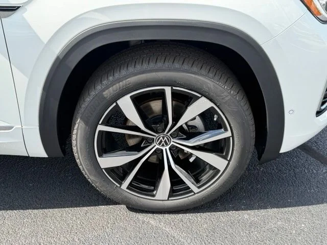 New 2026 White Volkswagen 2.0T SEL Premium R-Line image 3
