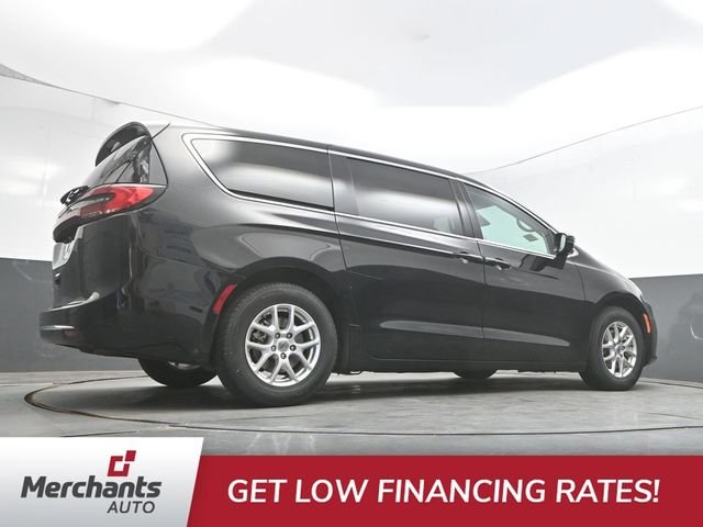 Used 2024 Black Chrysler Touring L image 37