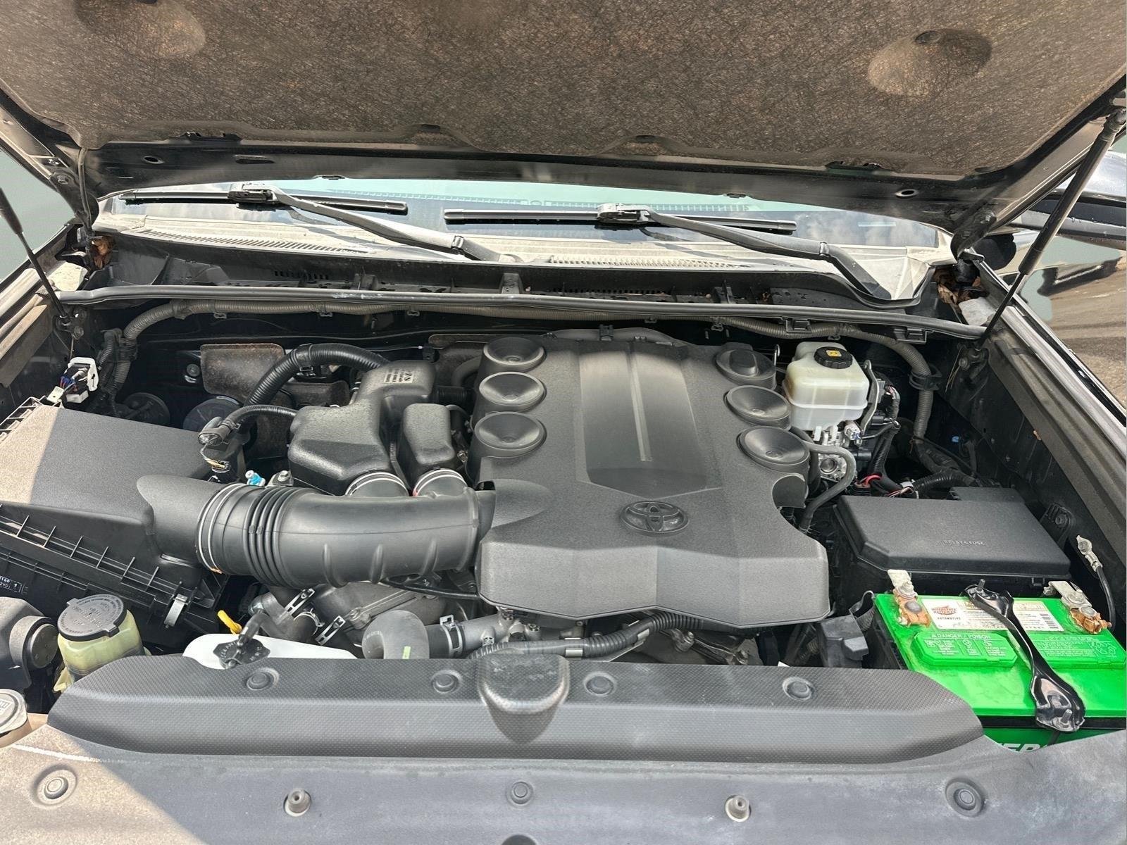 Used 2019 Midnight Black Metallic Toyota SR5 image 30