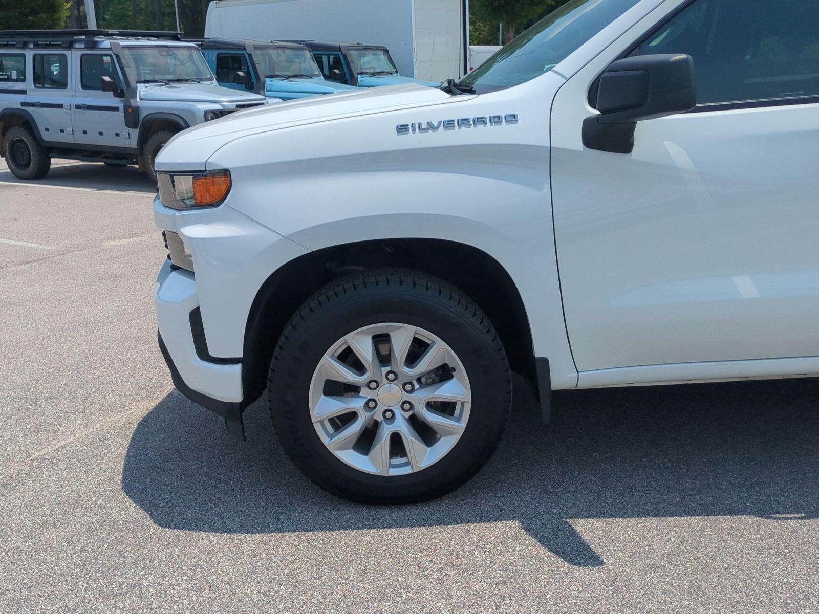 Used 2022 Summit White Chevrolet Custom image 10