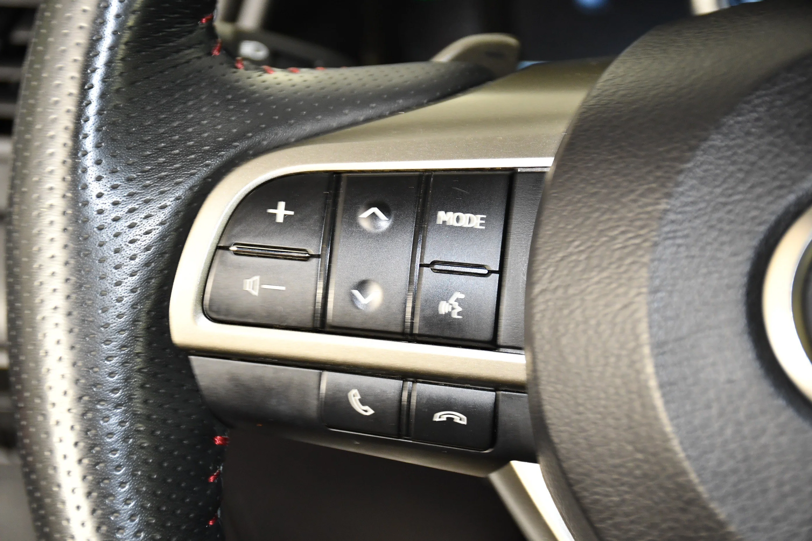 Used 2022 Ultra White Lexus RX 350 F SPORT Handling image 20