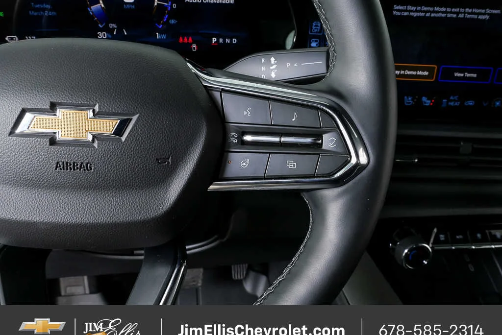 2025 Chevrolet Silverado EV LT - Photo 11