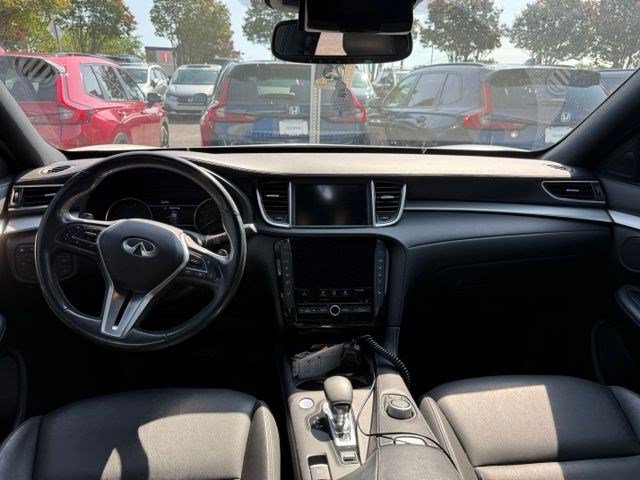 Used 2021 Majestic White INFINITI LUXE image 11