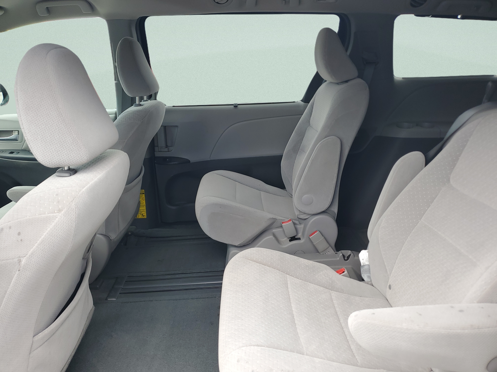 Used 2015 Gray Toyota LE image 10
