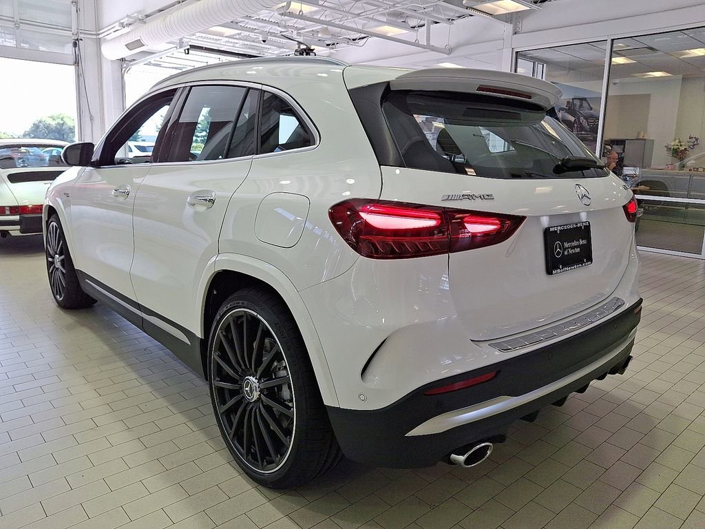 New 2026 Polar White Mercedes-Benz GLA 35 AMG® image 35