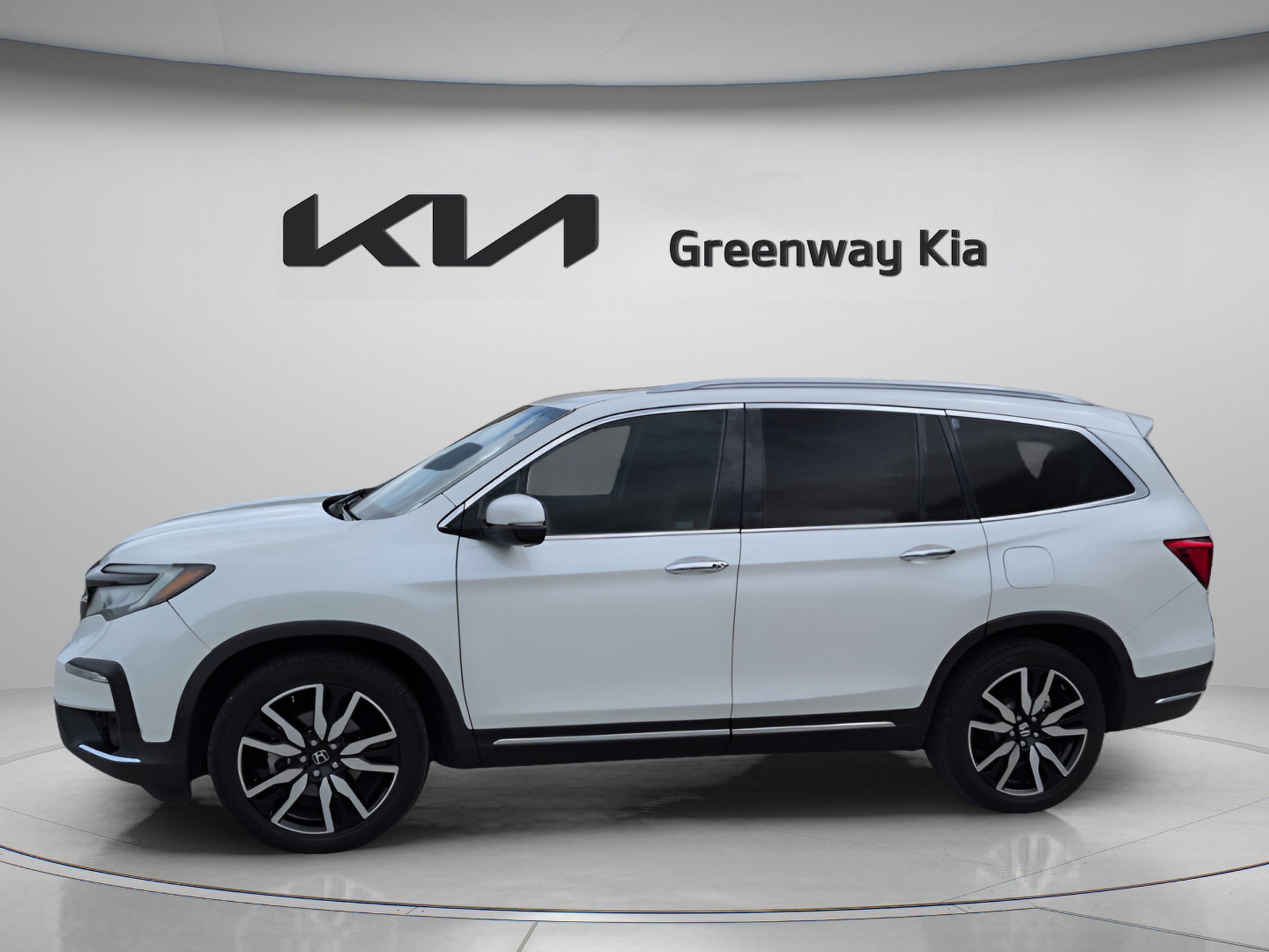 Used 2019  Honda Touring image 5