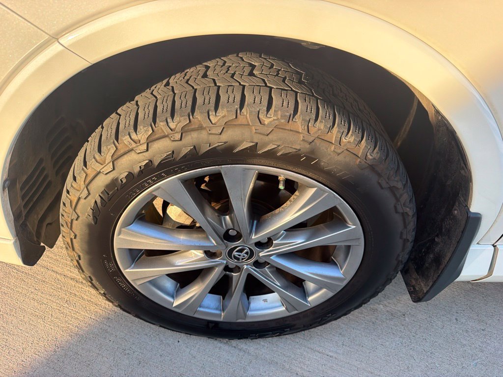 Used 2017 White Toyota Platinum image 4