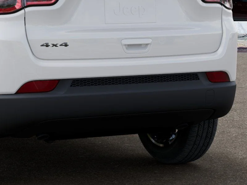 New 2026 Bright White Clearcoat Jeep Latitude image 13