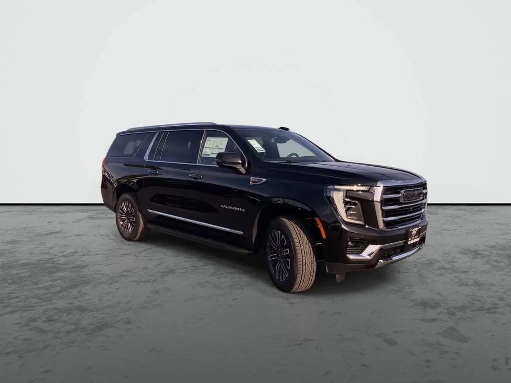 Used 2026 Onyx Black GMC Elevation image 2