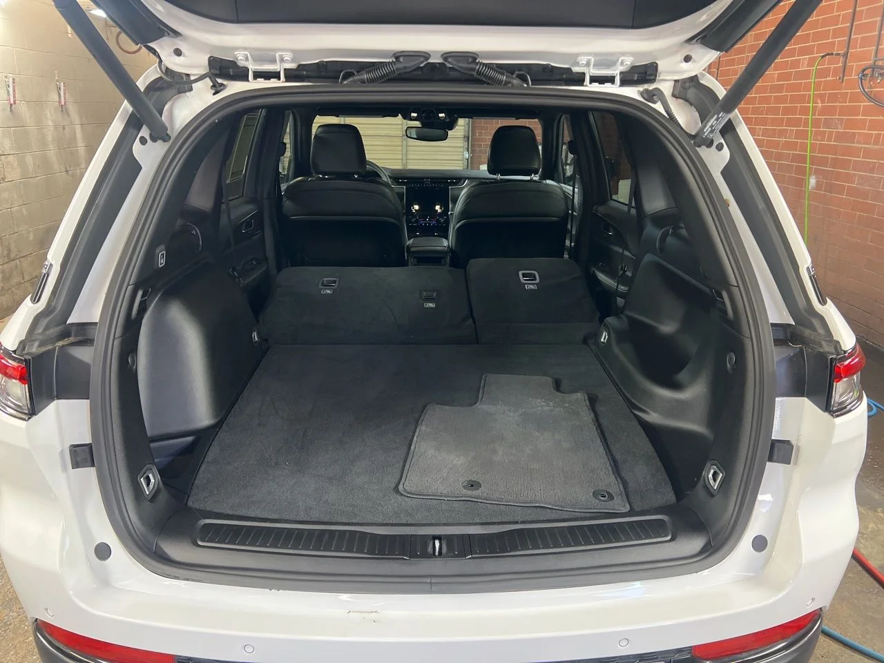 Used 2024 White Jeep Altitude X image 15