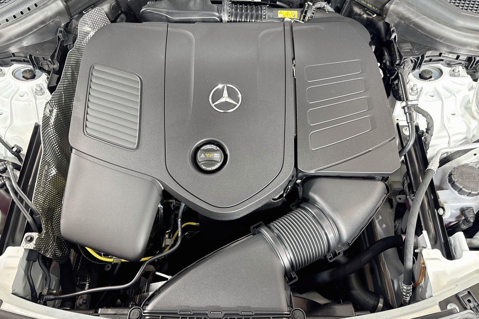 New 2027 Polar White Mercedes-Benz GLC 350e image 28