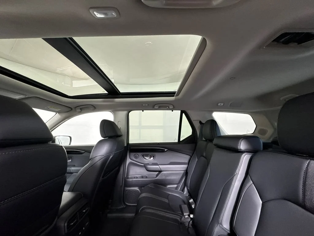 Used 2025 Gray Honda Touring image 12