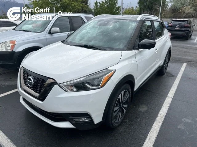 2020 Nissan Kicks SR