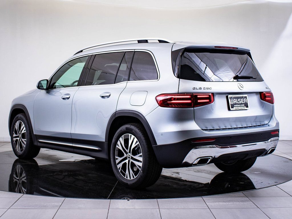Used 2026 Mountain Gray Metallic Mercedes-Benz GLB 250 image 6