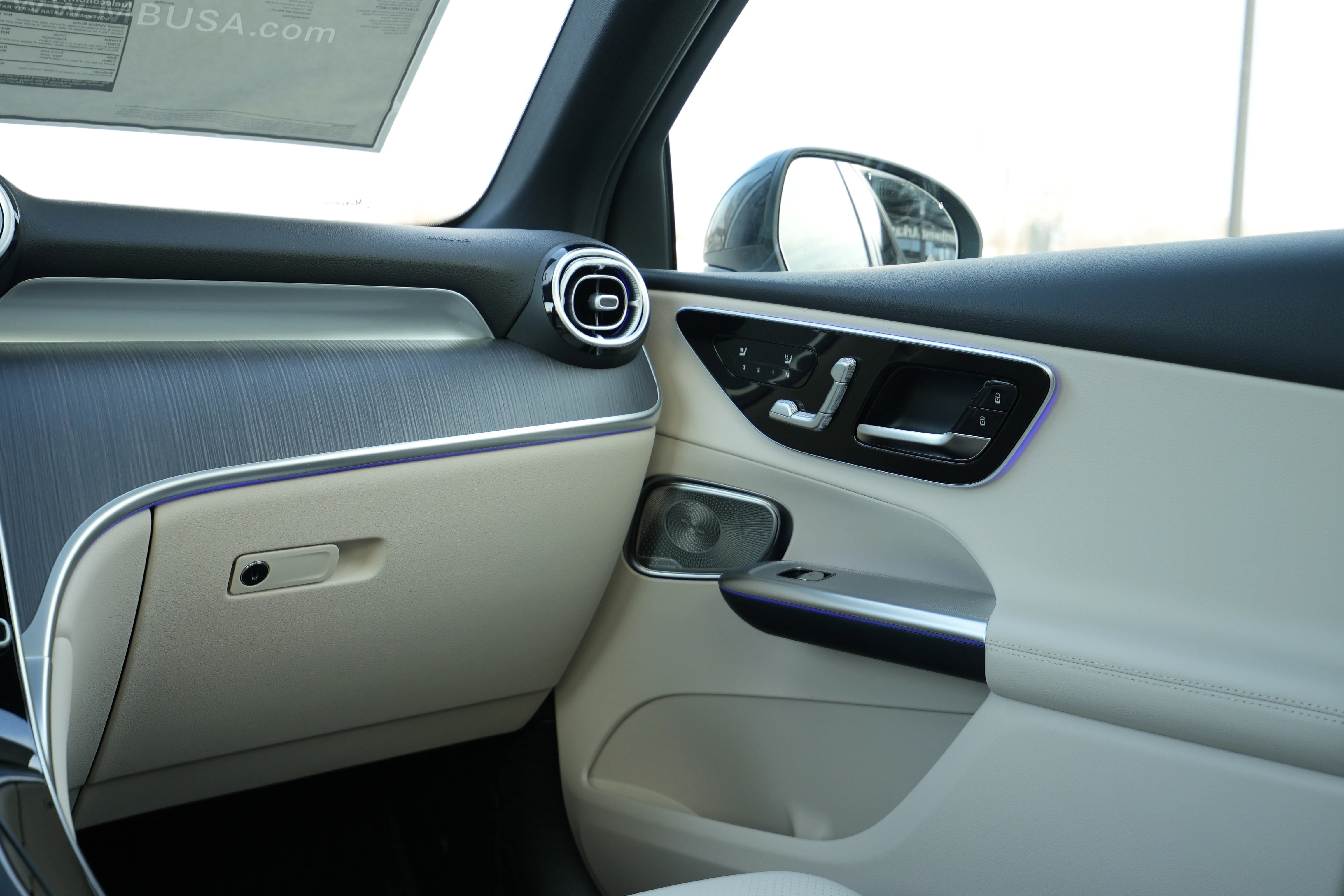 New 2026 OBSIDIAN BLACK Mercedes-Benz GLC 300 image 25