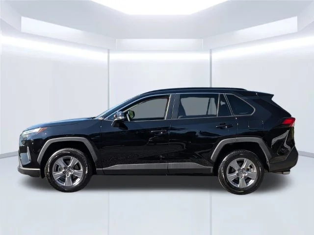 Used 2022 Black Toyota XLE image 2
