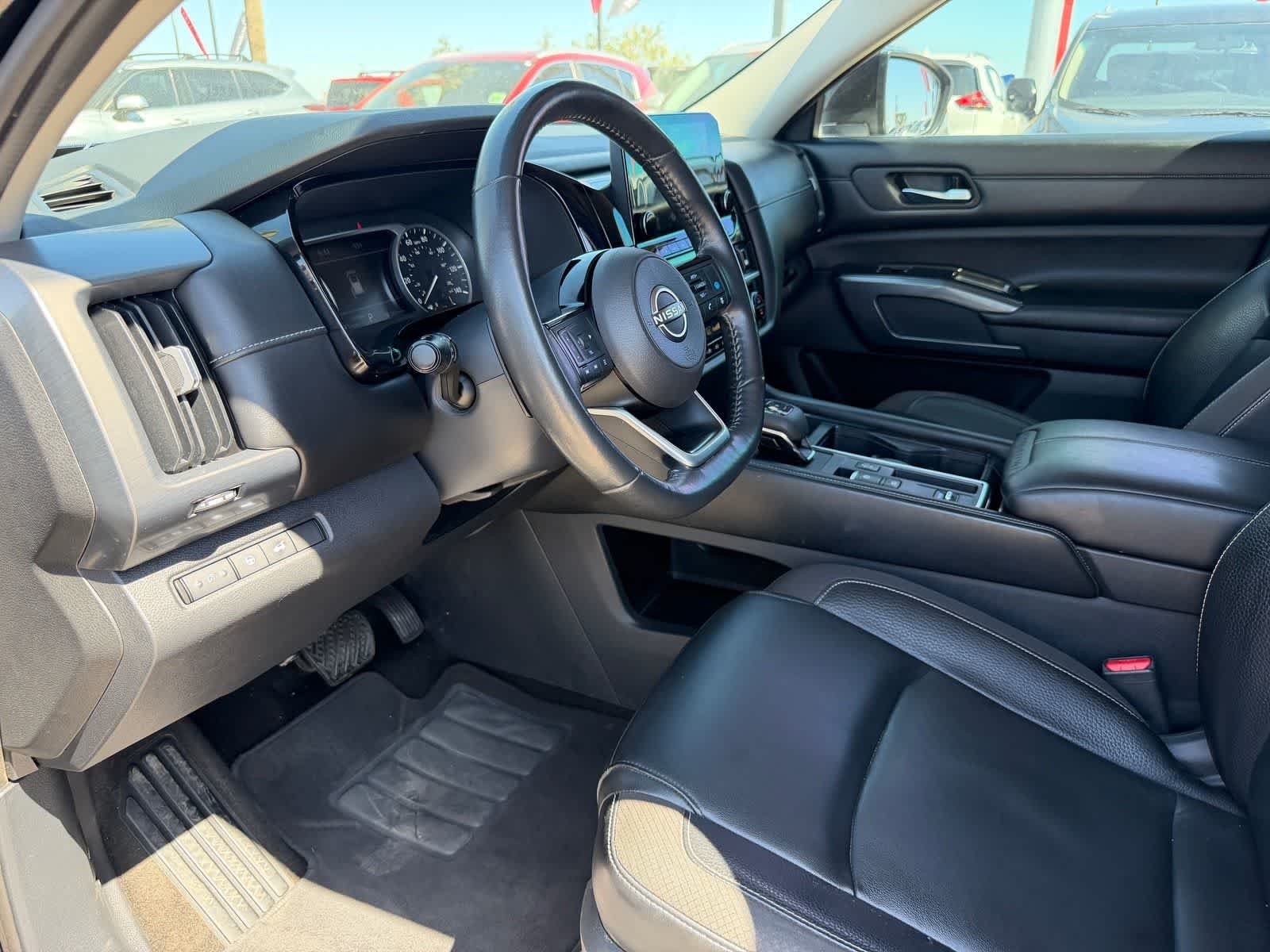 Used 2022 Super Black Nissan SL image 2