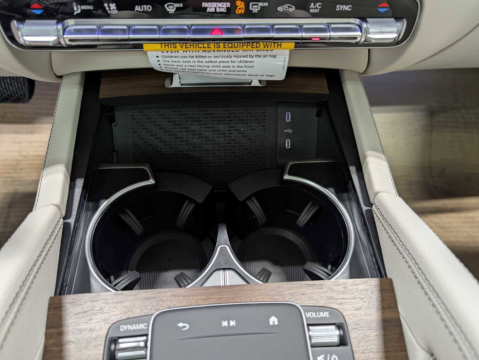 New 2026 Obsidian Black Metallic Mercedes-Benz GLE 580 image 28