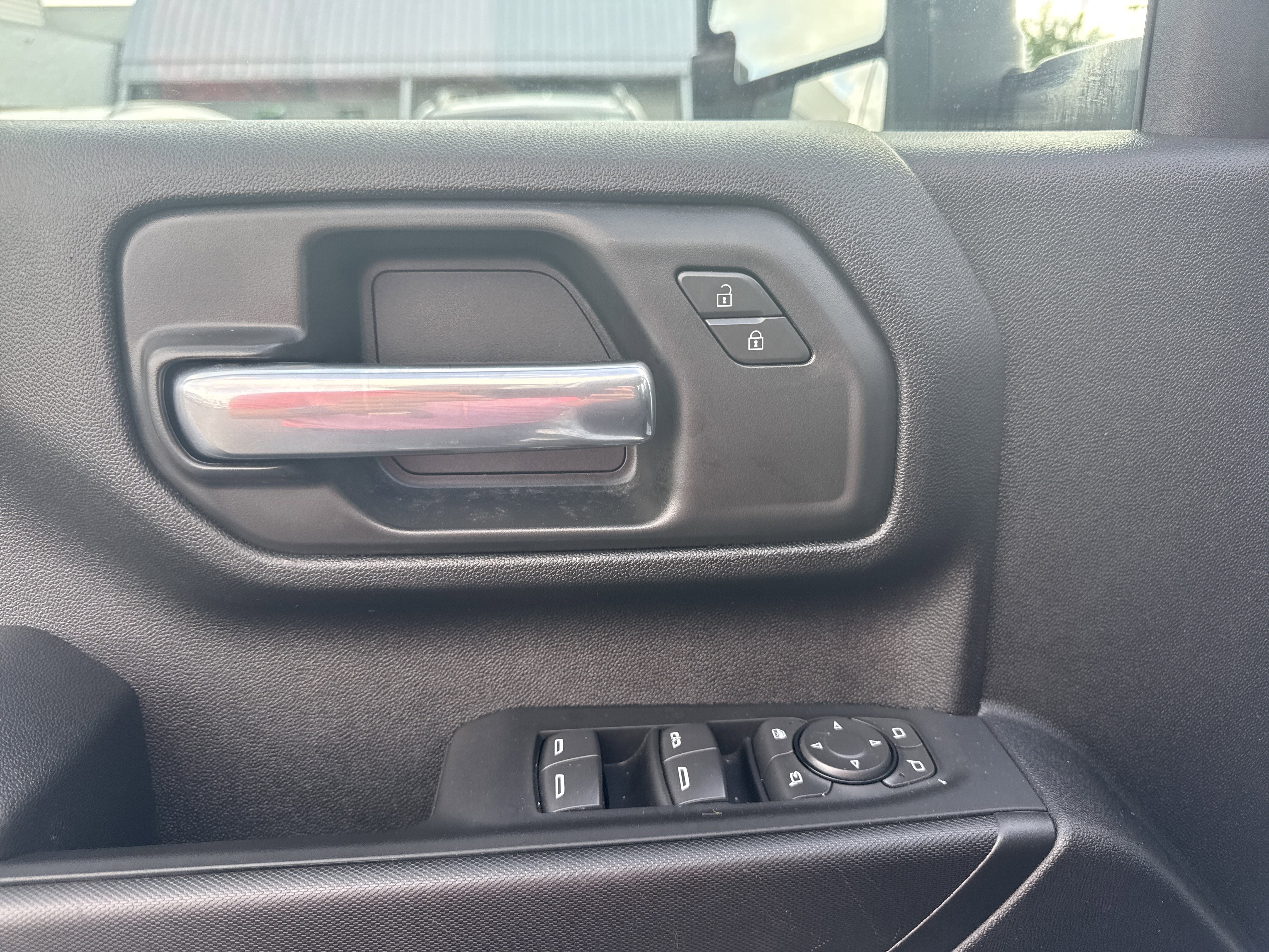 Used 2025 Summit White Chevrolet WT image 19