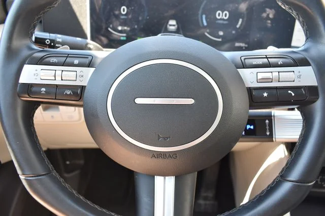 Used 2025 Gray Hyundai SEL Convenience image 20