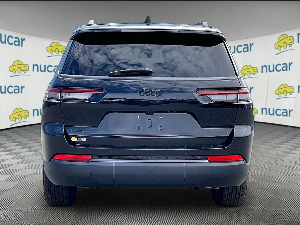 New 2026 Diamond Black Crystal Pearl-Coat Exterior Paint Jeep Altitude image 6