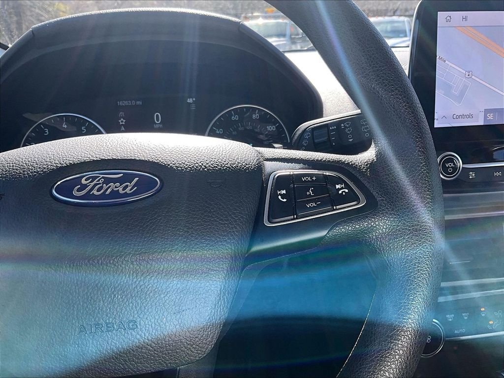 Used 2022 Silver Ford SE image 25