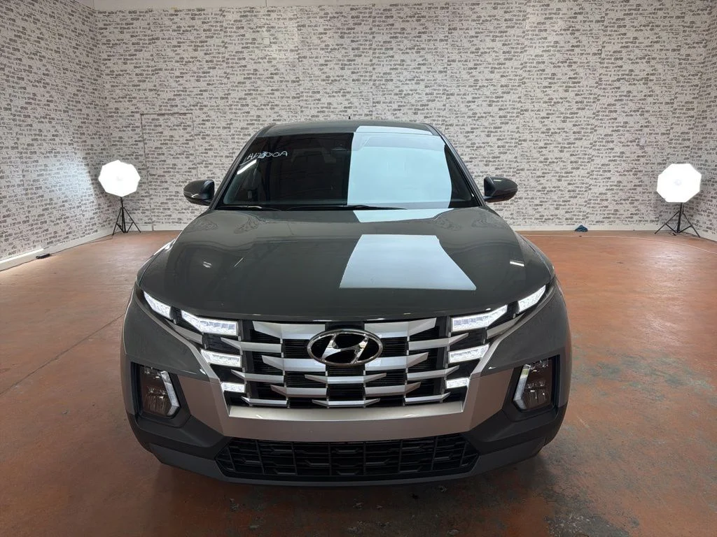 Used 2024 Hampton Gray Hyundai SEL image 2