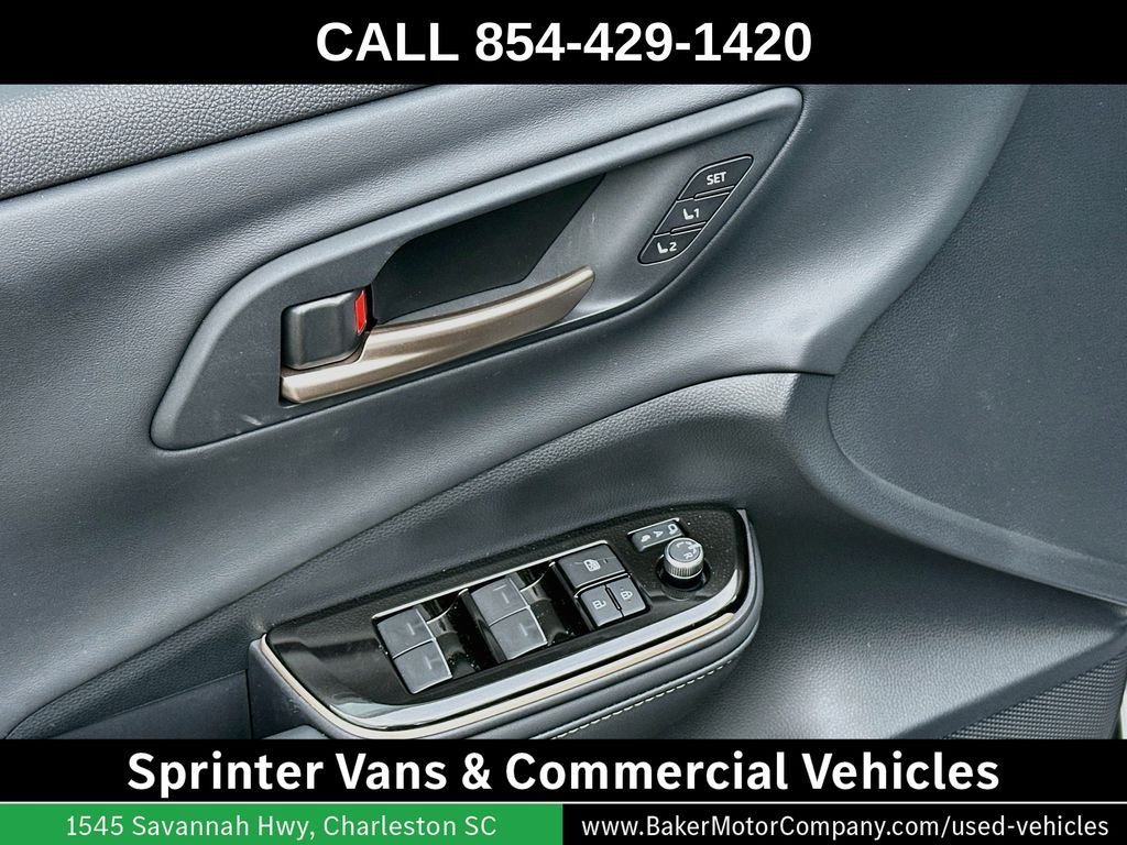 Used 2025  Toyota Platinum image 19