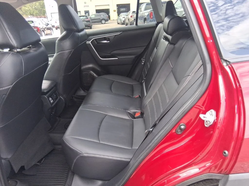 Used 2022 Red Toyota XLE Premium image 18