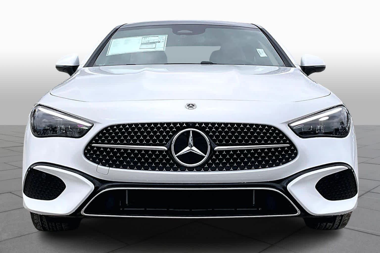 New 2026 MANUFAKTUR Moonlight White Metallic Mercedes-Benz CLE 300 image 2