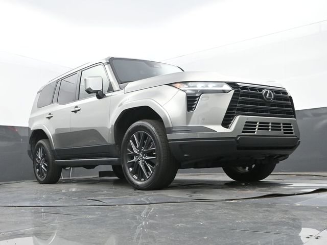 Used 2024 Atomic Silver Lexus 550 Premium image 9