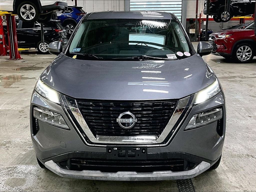 Used 2023 Gray Nissan SV image 2