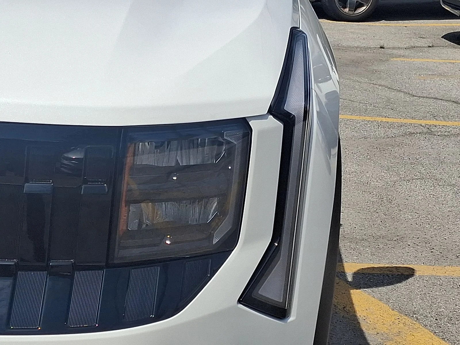 New 2027 White Kia S image 8