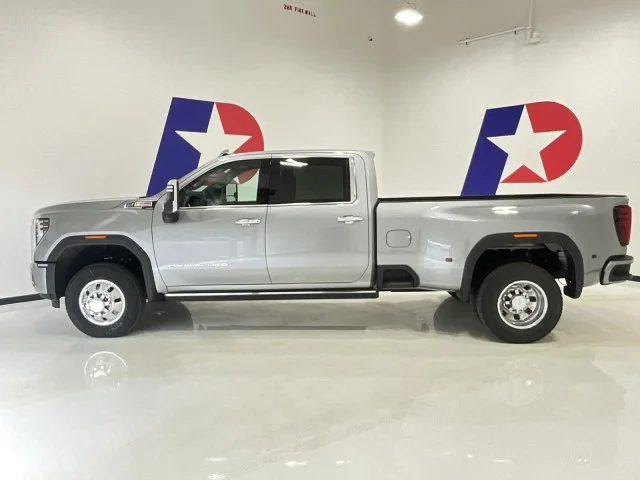 2026 GMC Sierra 3500HD Denali - Photo 10