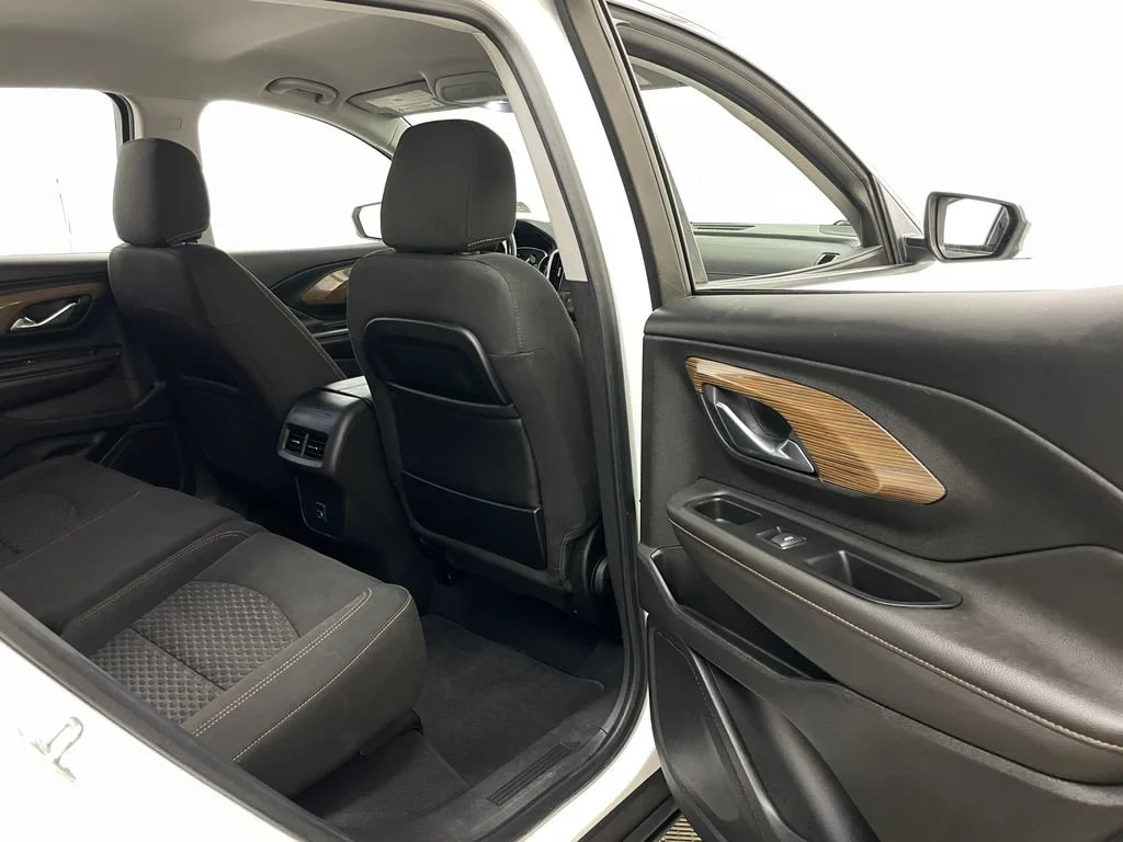Certified Used 2019 SUMMIT WHITE GMC SLE image 37