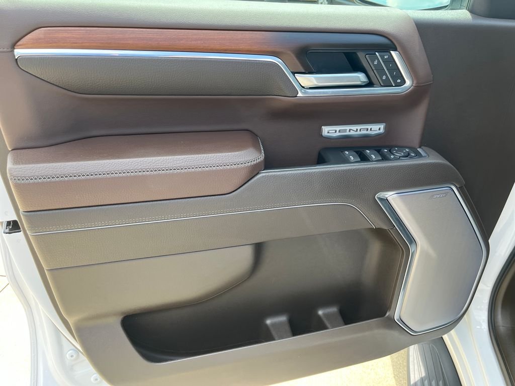 Used 2025 White GMC Denali image 12