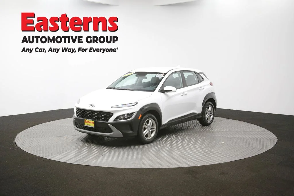 Used 2022 White Hyundai SE image 52