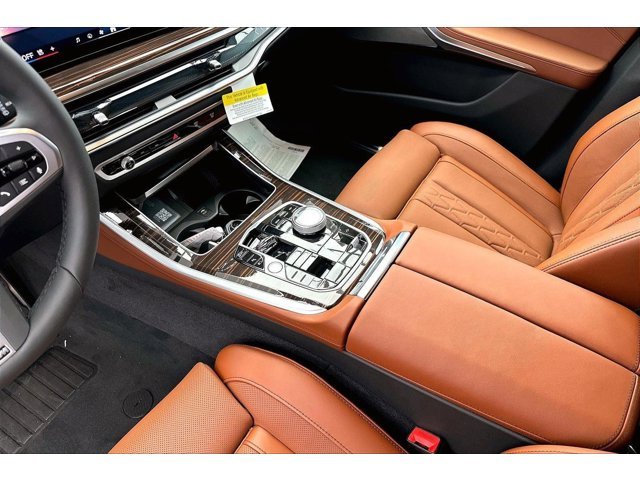 New 2026 Carbon Black Metallic BMW xDrive50e image 23