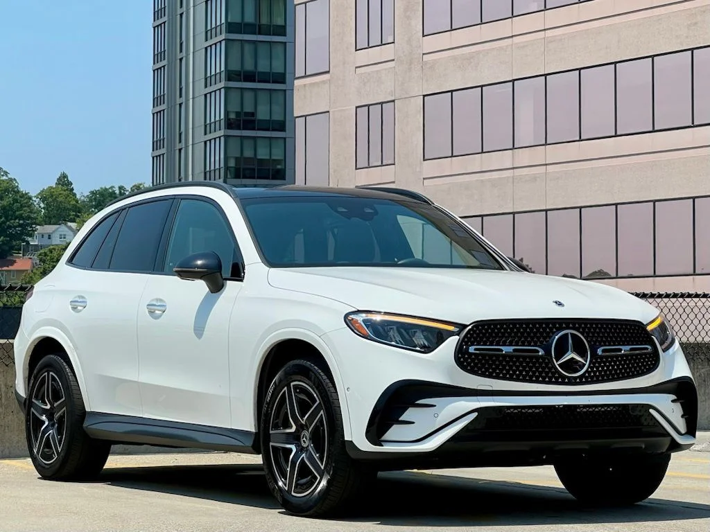 Certified Used 2024 White Mercedes-Benz GLC 300 image 1