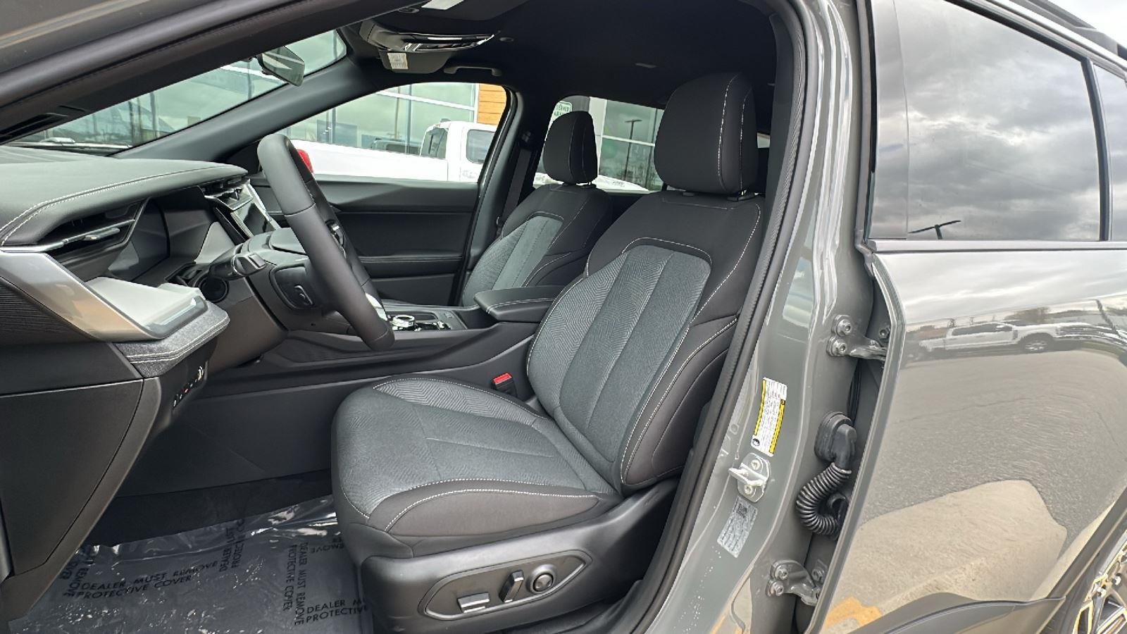New 2026 Sting-Gray Clear-Coat Exterior Paint Jeep Laredo image 10