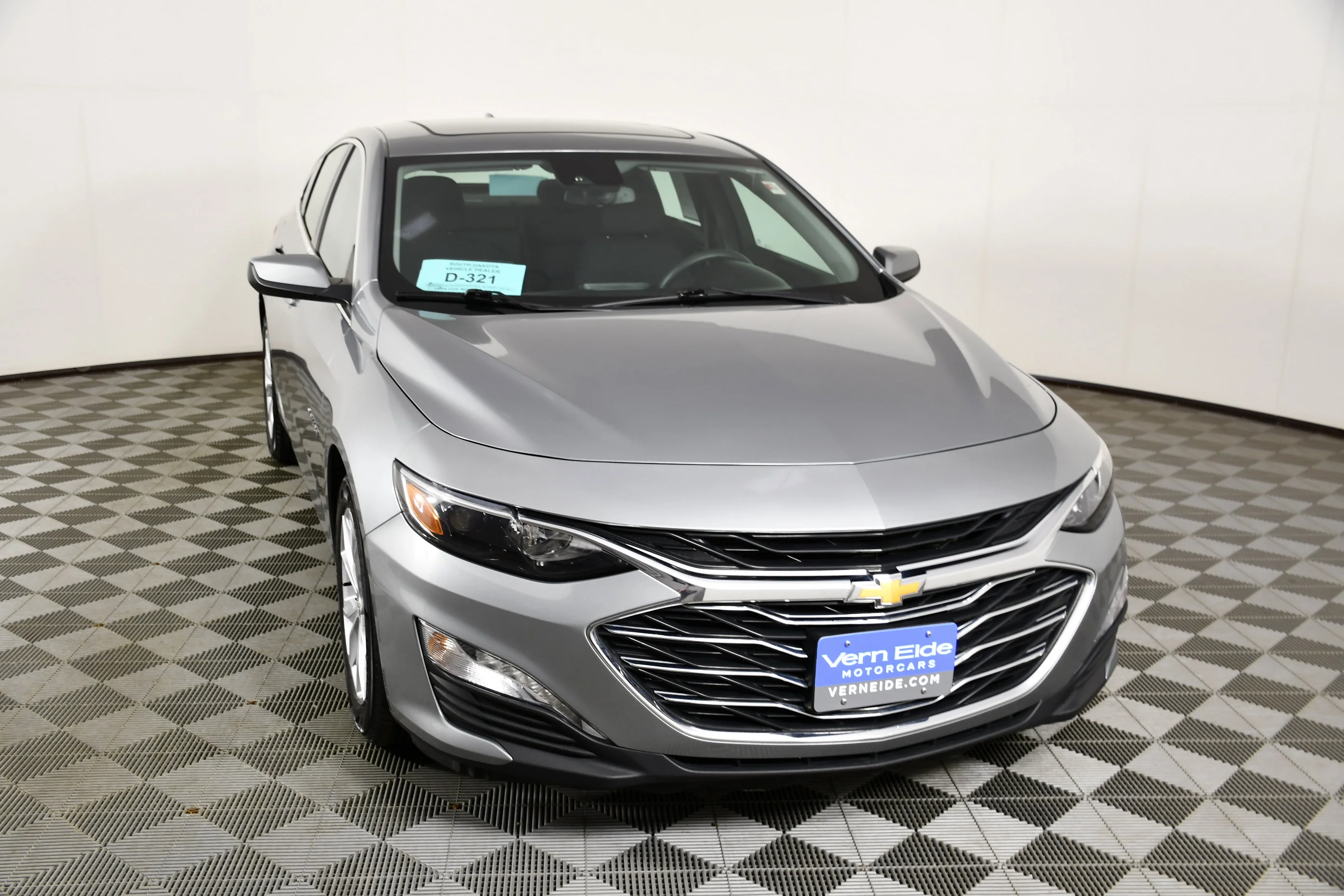 Used 2024 Sterling Gray Metallic Chevrolet LT image 3