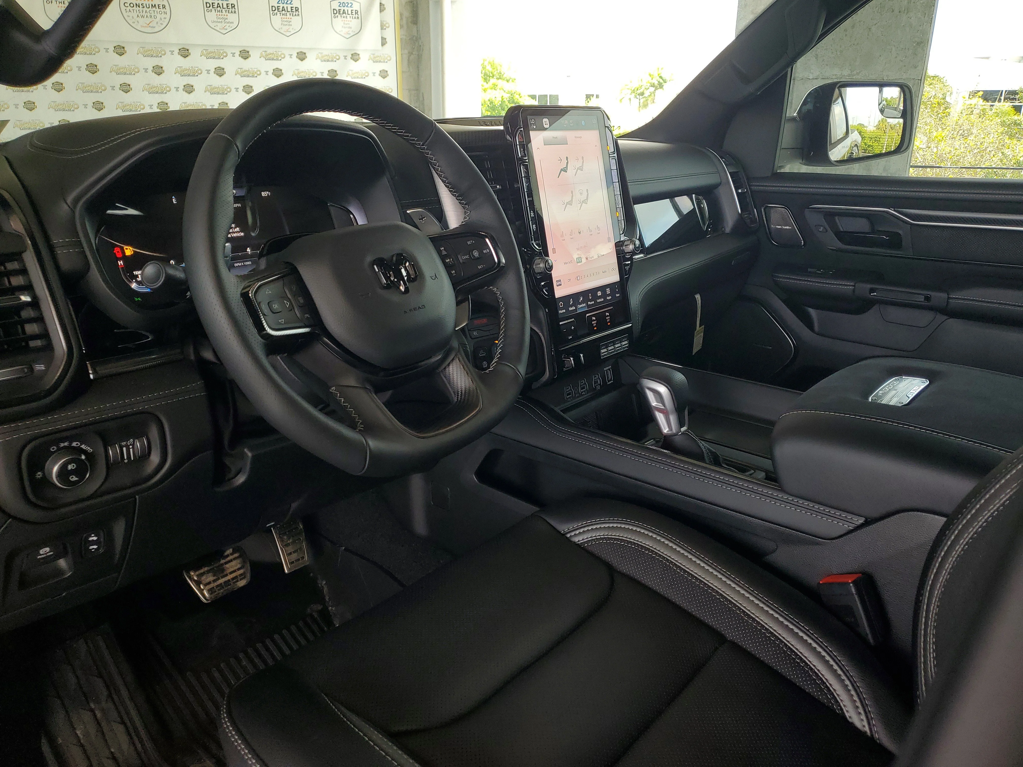 New 2026 Diamond Black Crystal Pearl-Coat Exterior Paint RAM RHO image 16