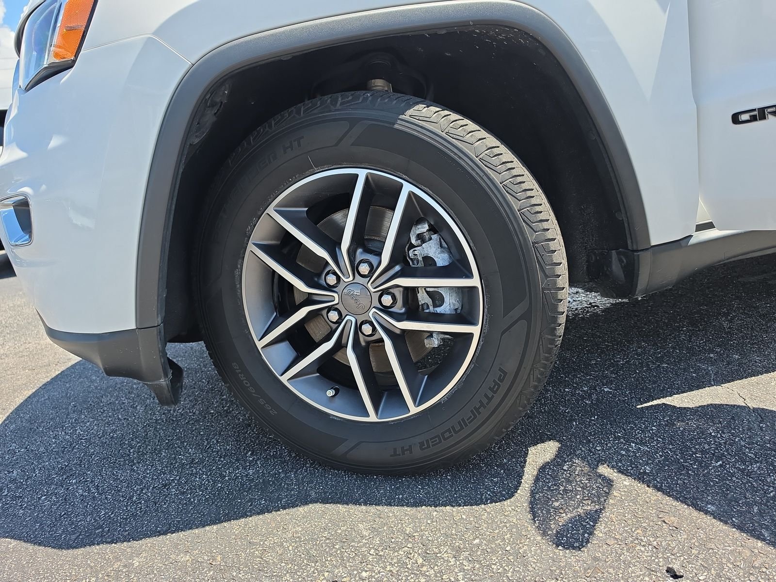 Used 2022 White Jeep Limited image 27