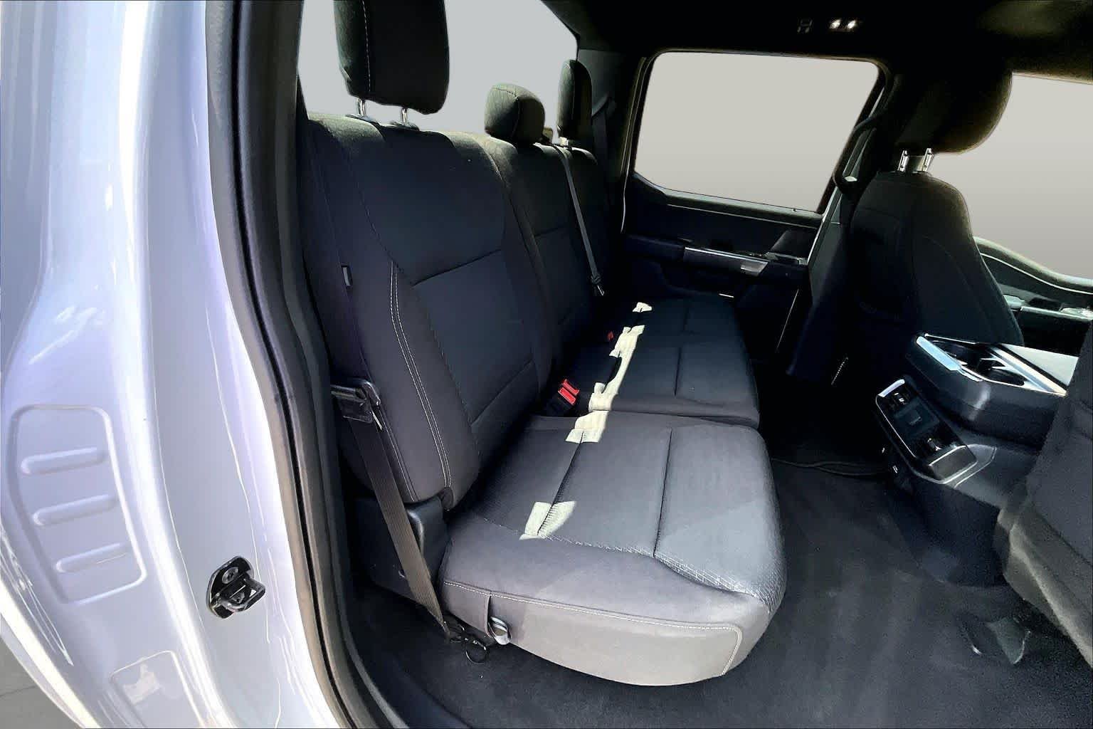 Used 2023 Oxford White Ford XLT image 20